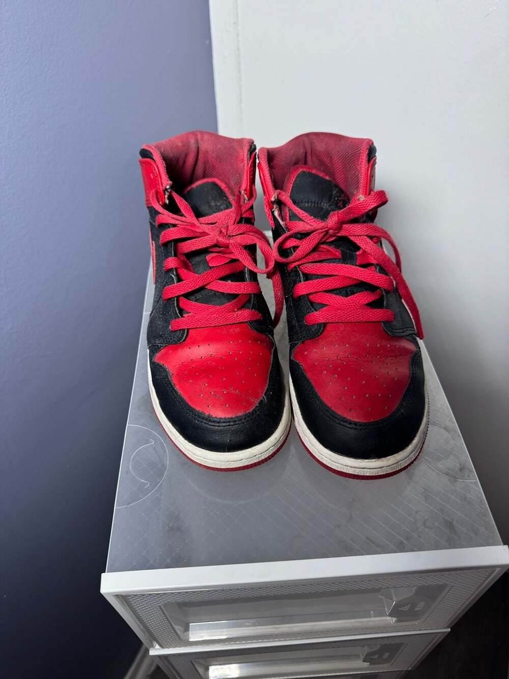 Nike Air Jordan 1 Mid Bred Black and Red Basketball Shoes